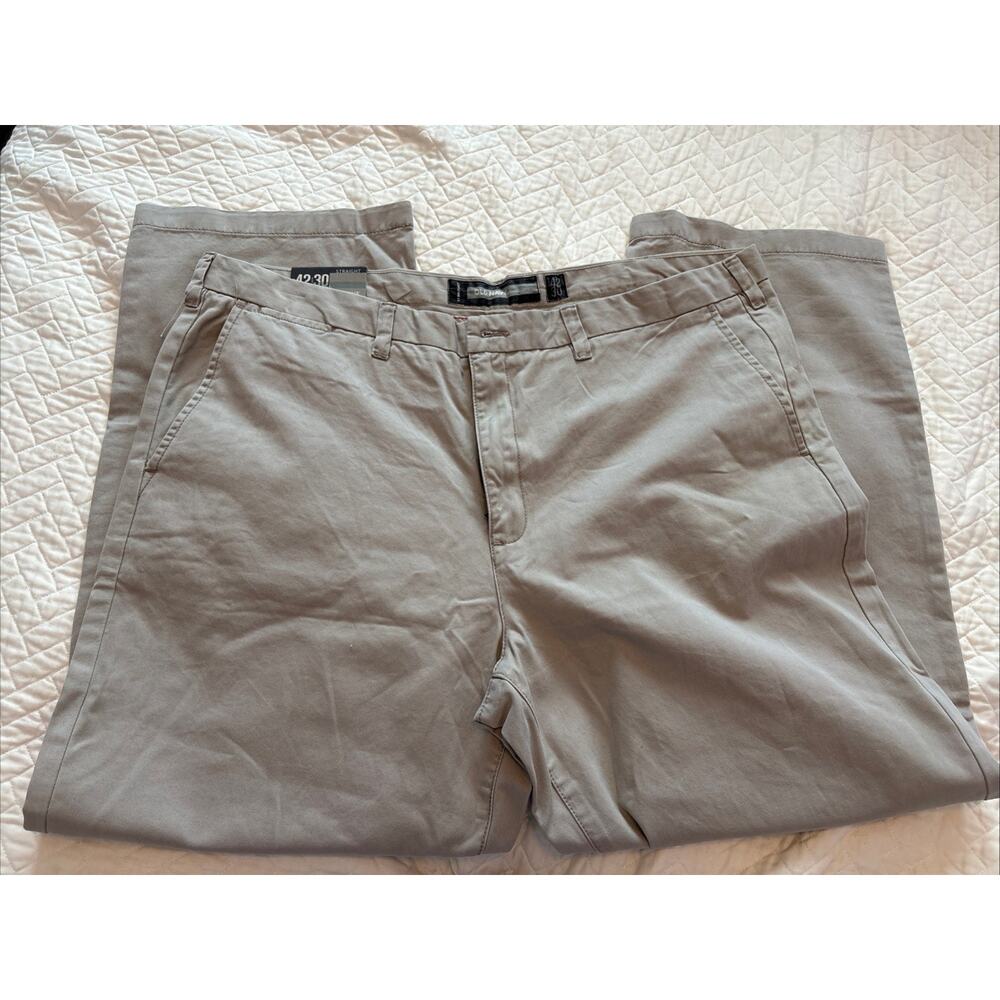 Old Navy Khaki Tan Pants Men's 42 x 30 Beige Straight Fit Below Waist